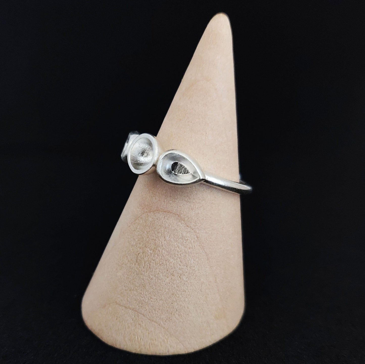 3 stone Silver Cup Bezel Ring Setting. Round Sealed Cup Rubover Bezel. Pear, Round, Pear Setting. Argentium Sterling Silver Stacking Ring.