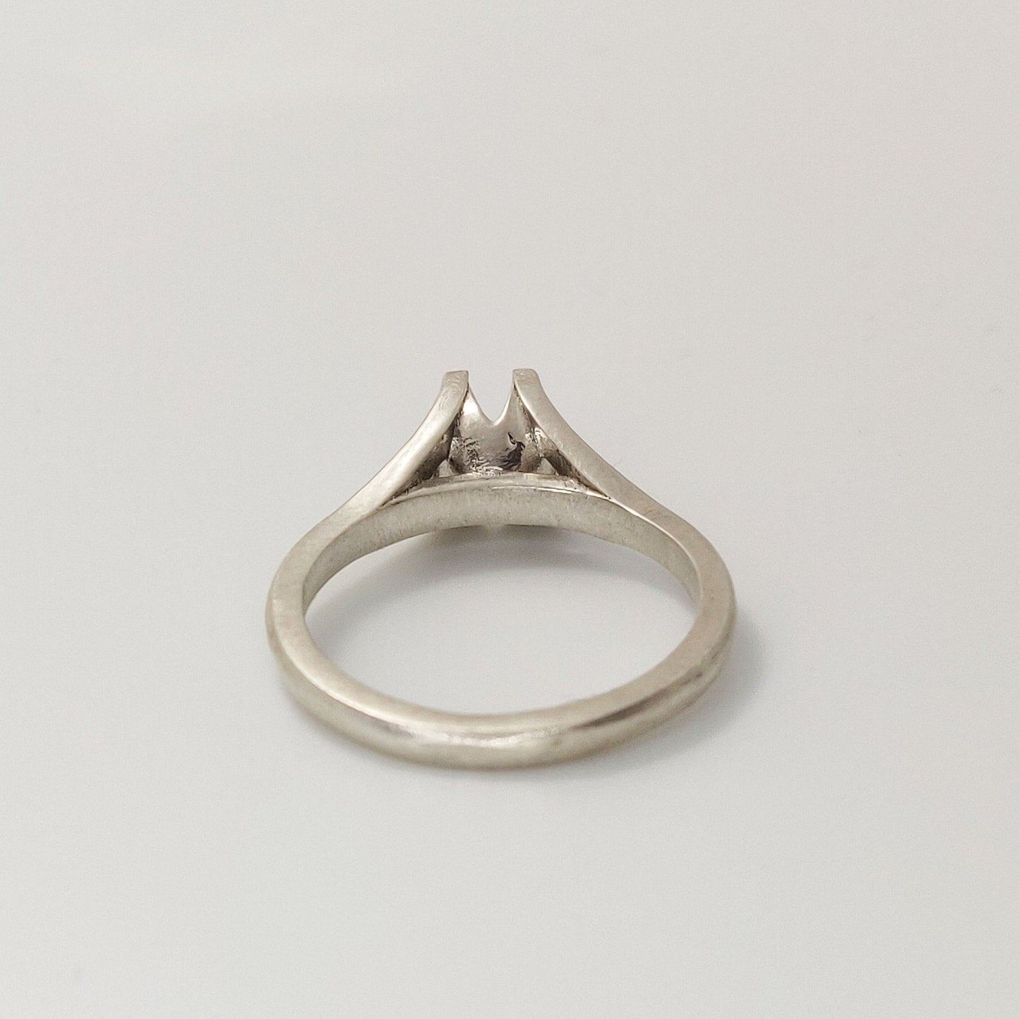 Six Prong Bezel Setting Ring