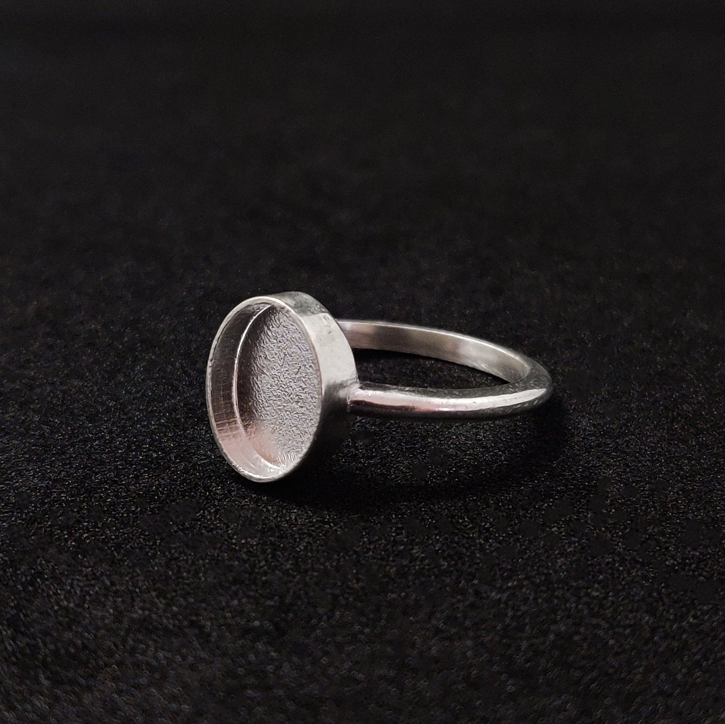 Oval Cabochon Ring Setting. 8x6mm Silver Cabochon Rubover Bezel Stacking Ring. Argentium Sterling Silver Cabochon Ring