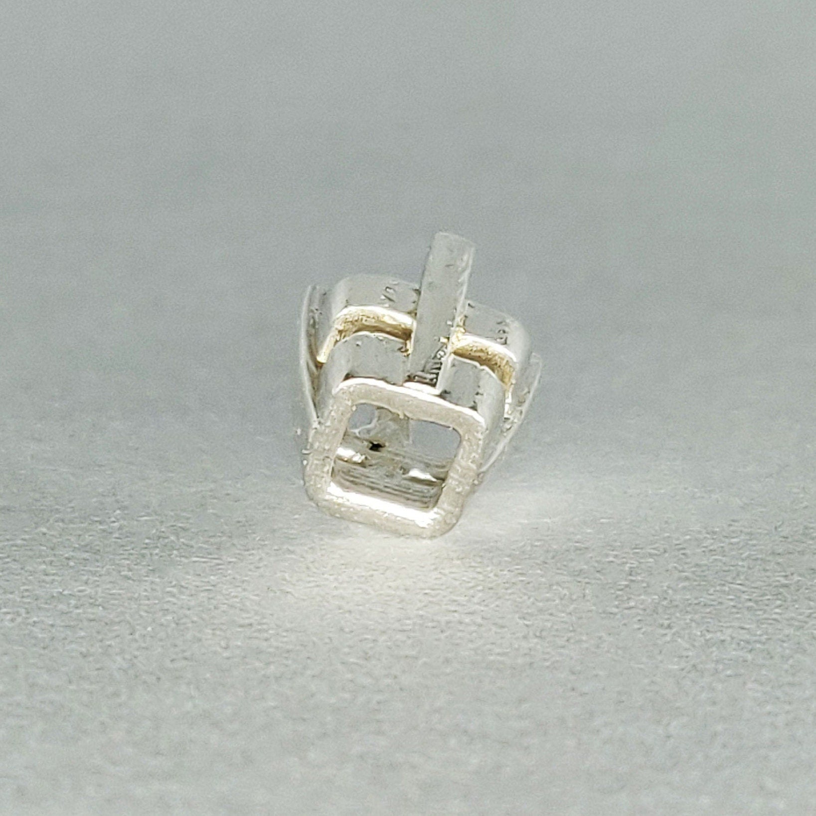 4x4mm Silver Square Gemstone Claw Setting