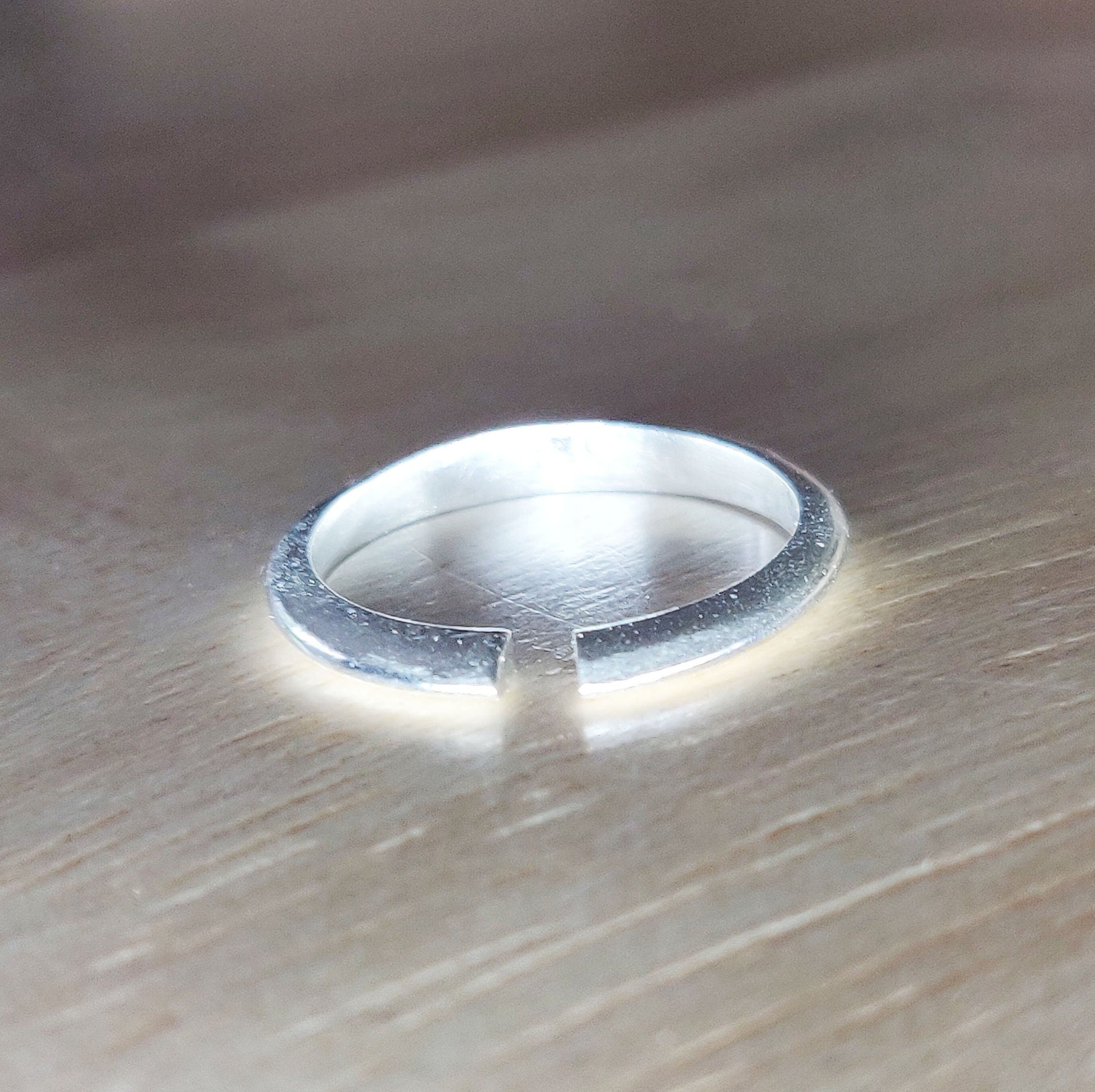 Delicate Argentium Sterling Silver Knife Edge Split Shank Ring Blank for Jewelry Making