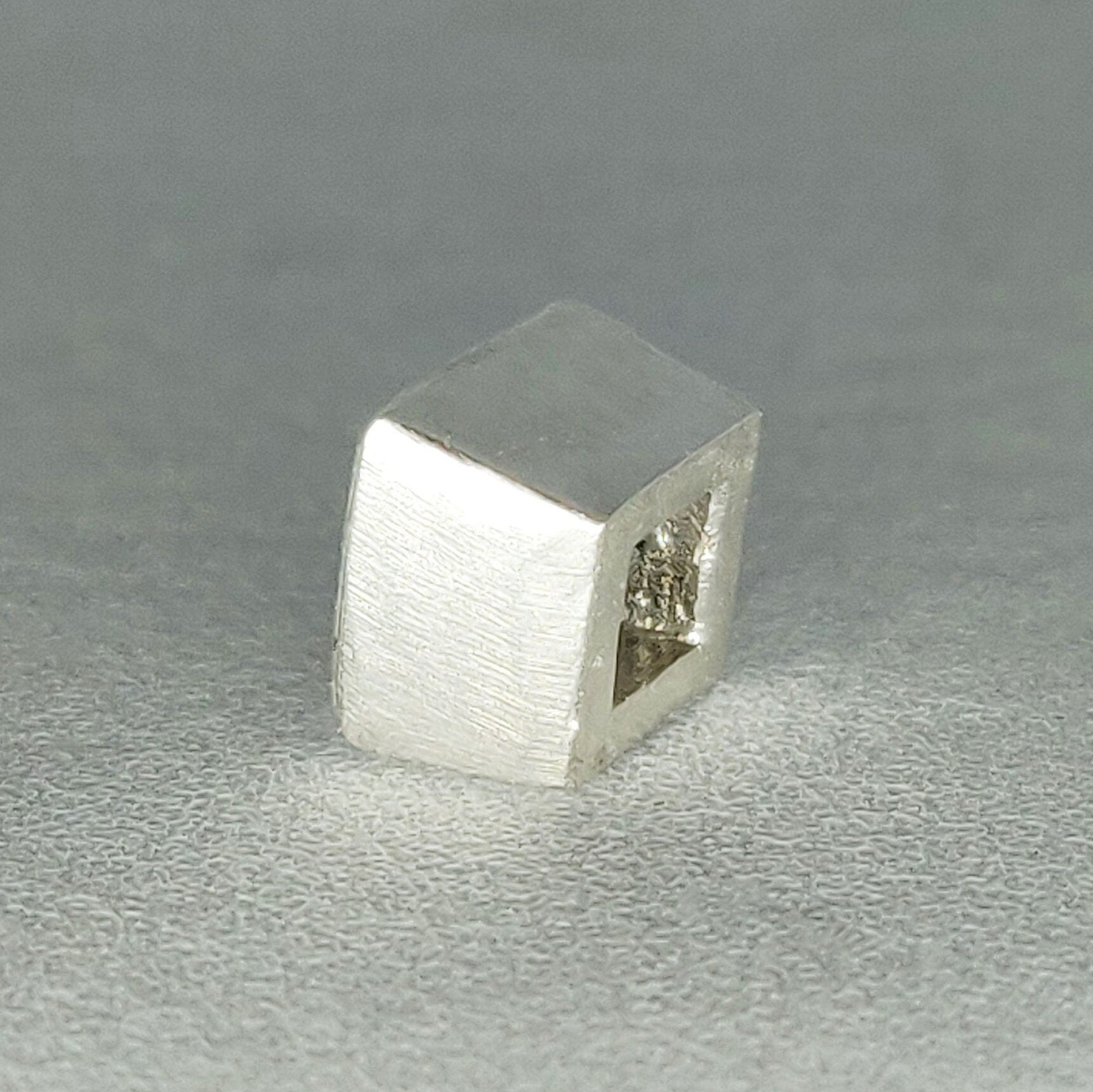 4mm Silver Princess Cut Gemstone Rubover Setting