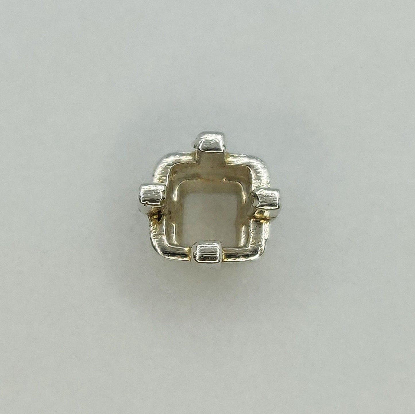 4x4mm Silver Square Gemstone Claw Setting