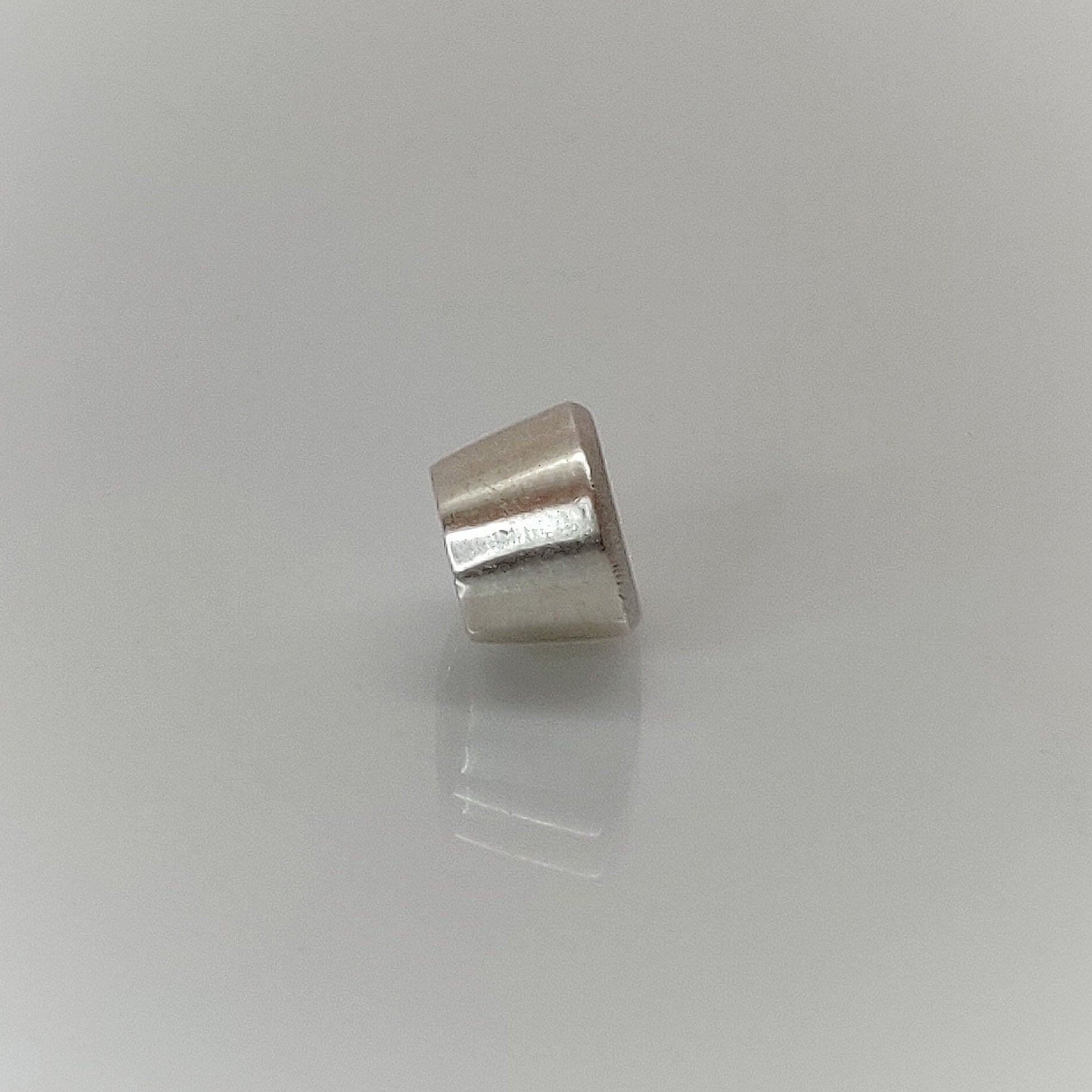 6mm Silver Brilliant Cut Gemstone Rubover Setting