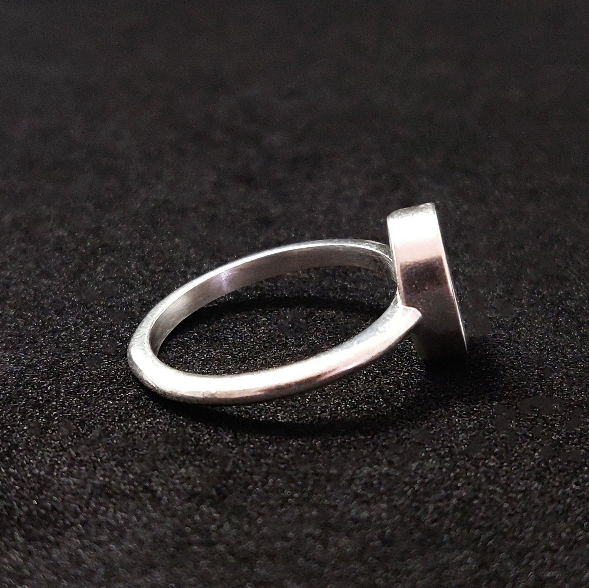 Oval Cabochon Ring Setting. 8x6mm Silver Cabochon Rubover Bezel Stacking Ring. Argentium Sterling Silver Cabochon Ring