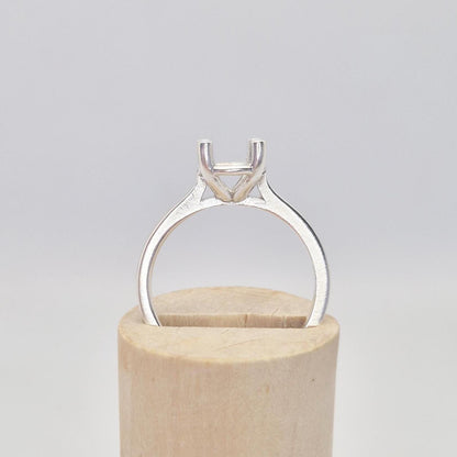 Round Cathedral Claw Setting Ring 7mm. Ready for Jewellery Making.